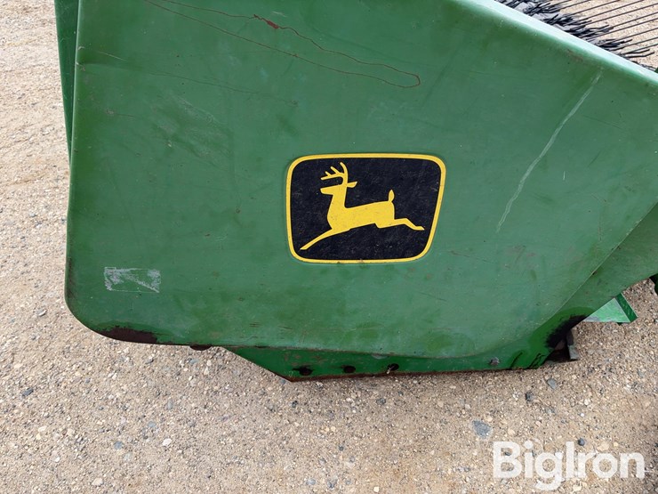 john-deere-212-image-11