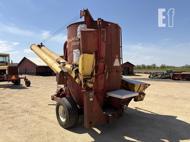 new-holland-358-image-2