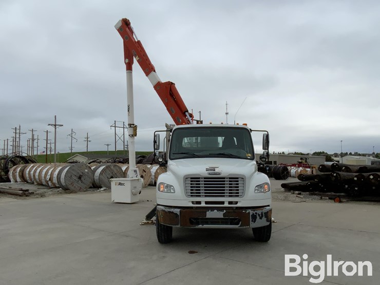 2014-freightliner-m2-106-image-10