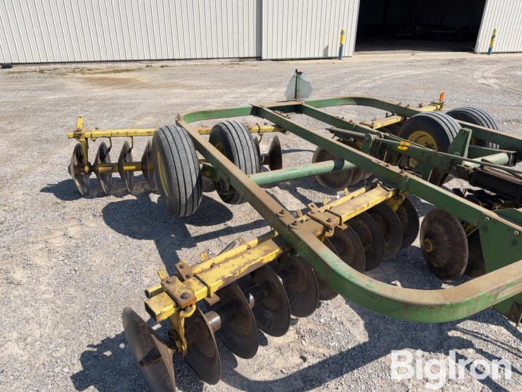 john-deere-210-image-13