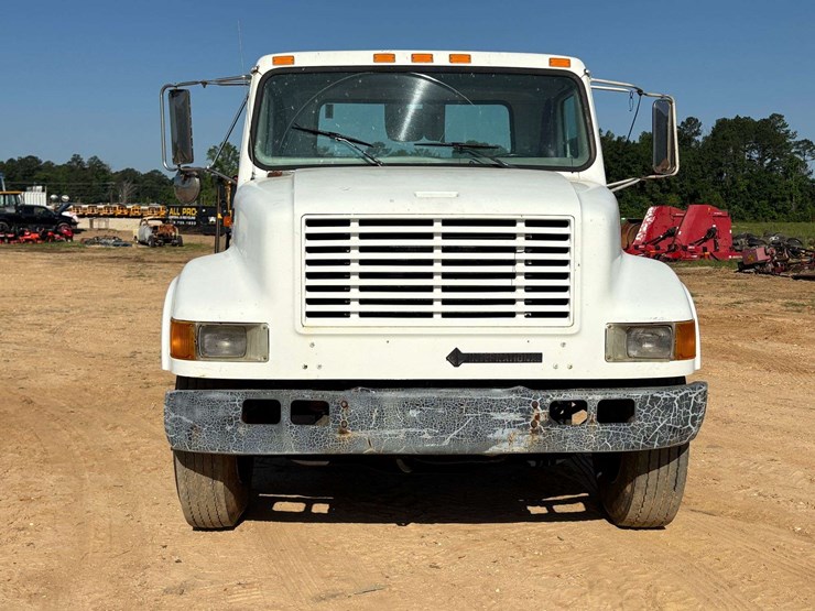 2000-international-4700-image-5