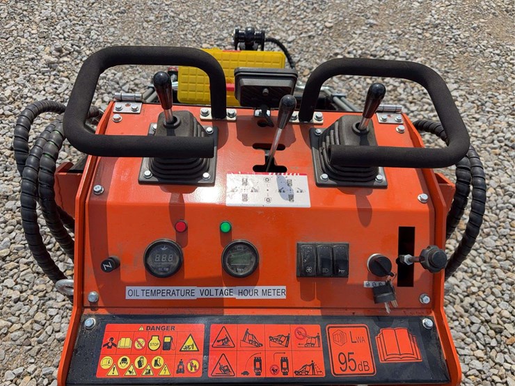 2026-mms-ms36c-mini-skid-steer-image-10