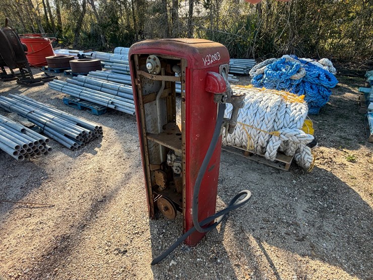 #5100-•-old-gas-pump-image-1