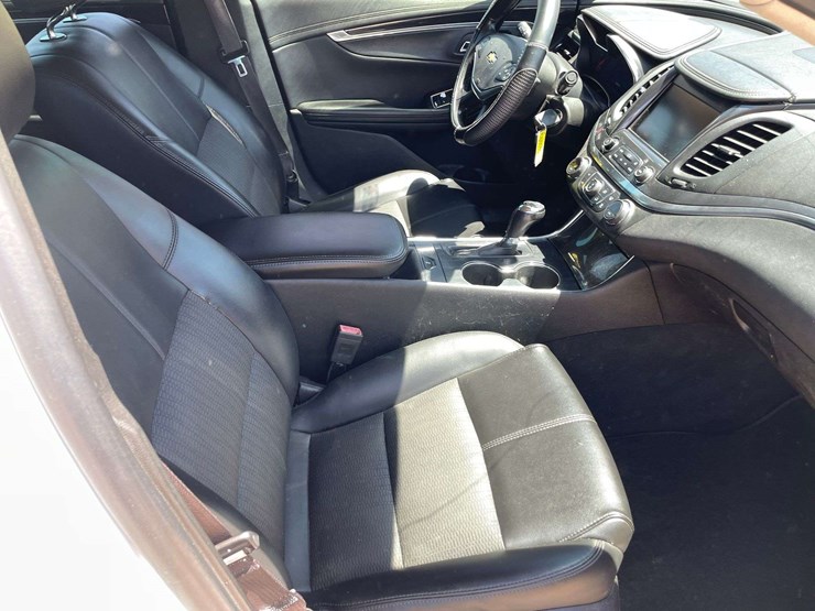 2017-chevrolet-impala-4-door-sedan-(180,759-miles)-image-18