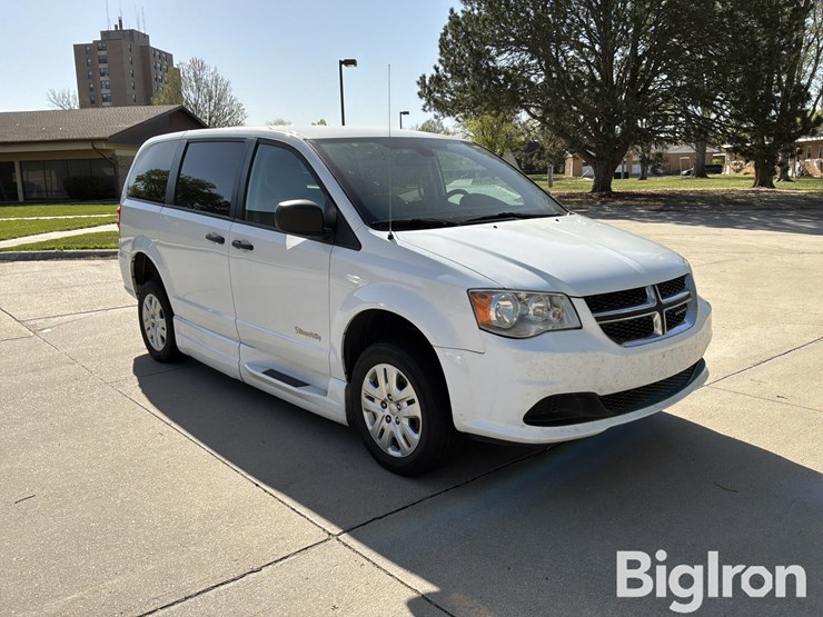 2019-dodge-grand-caravan-image-3