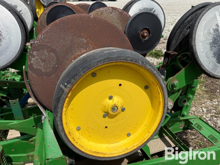john-deere-7-image-10