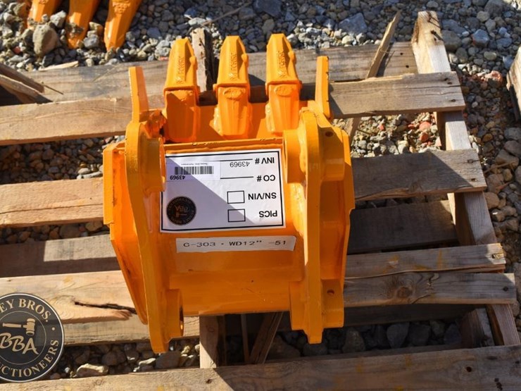 caterpillar-303-image-3
