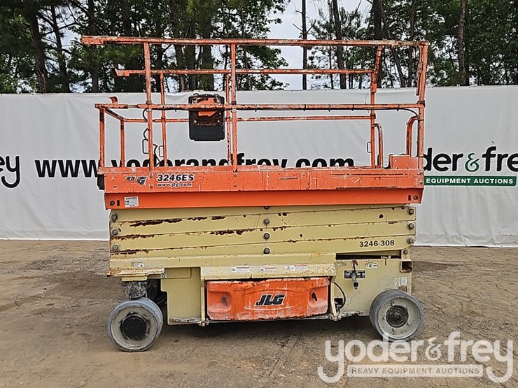 2016-jlg-3246es-image-2