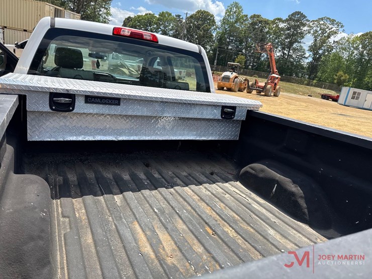 2016-chevrolet-silverado-2500-image-8