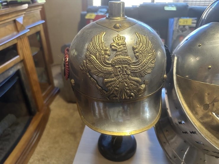 antique-helmets-image-4