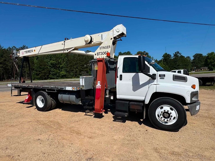 2008-gmc-7500-image-7