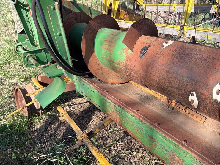john-deere-13ft-bean-head-with-trailer-image-13