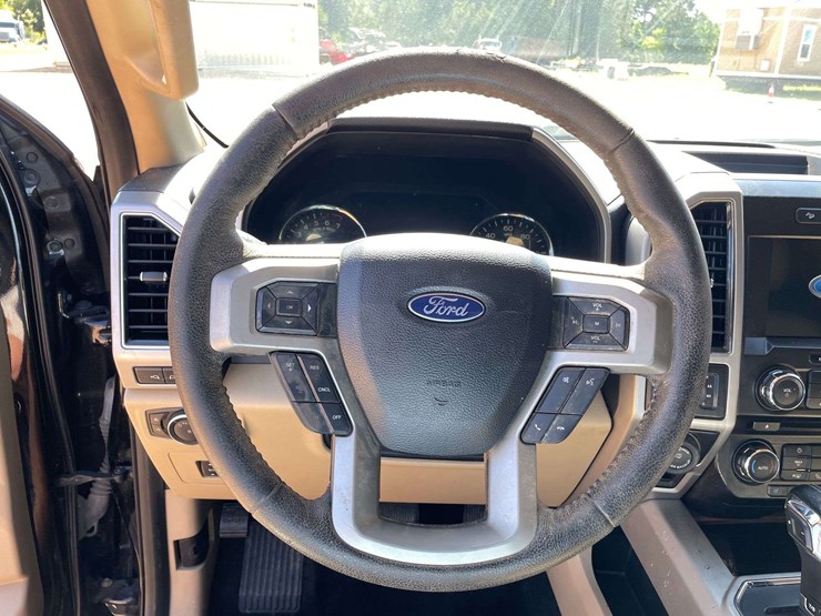 2017-ford-f150-image-12