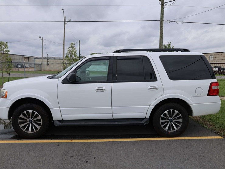2015-ford-expedition-image-12