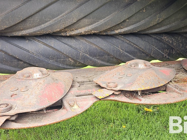 2016-new-holland-313-image-19