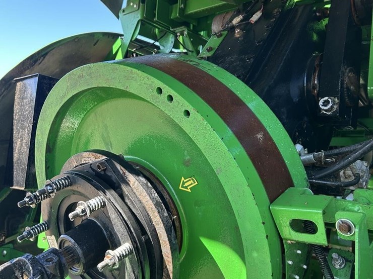 2016-john-deere-l340-image-54