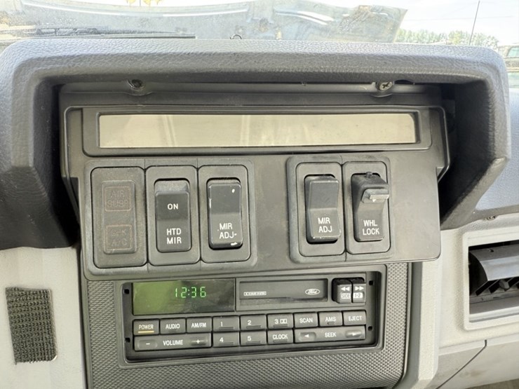 1995-ford-f800-image-43