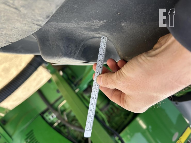 2020-john-deere-r4045-image-35