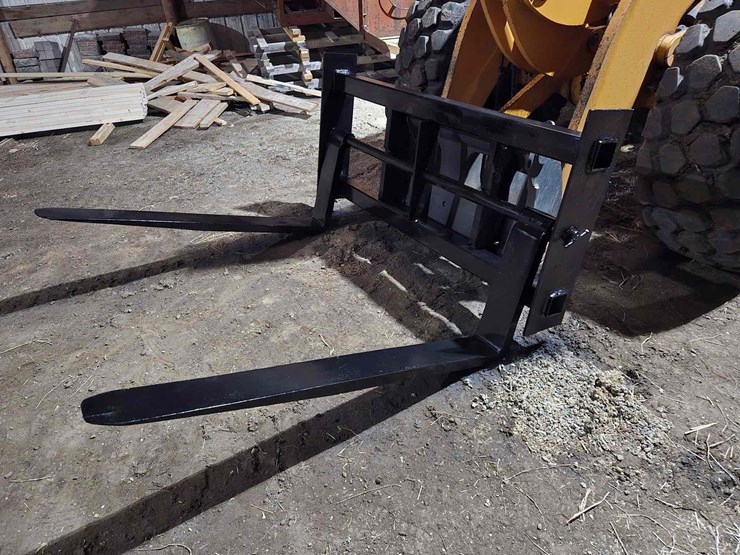 m&j-jrb-416-mount-payloader-pallet-forks-image-7