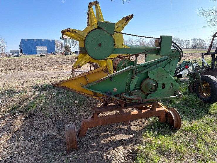 john-deere-13ft-bean-head-with-trailer-image-5