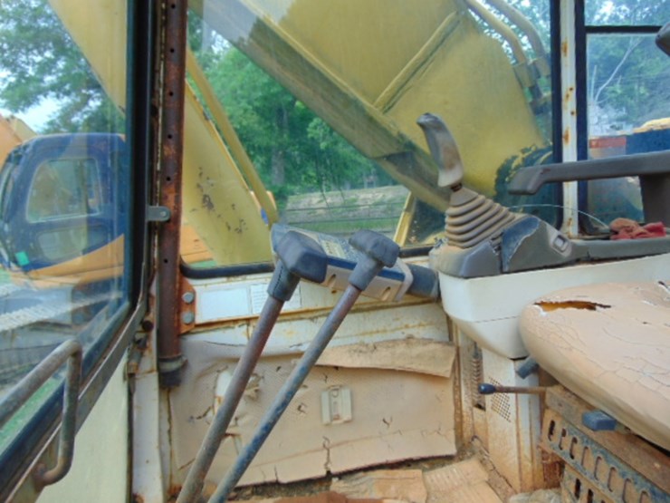 komatsu-pc200-lc-3-image-6