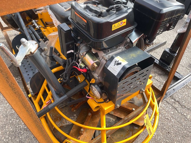 #9043-•-unused-ride-on-concrete-power-trowel-(o12)-image-11