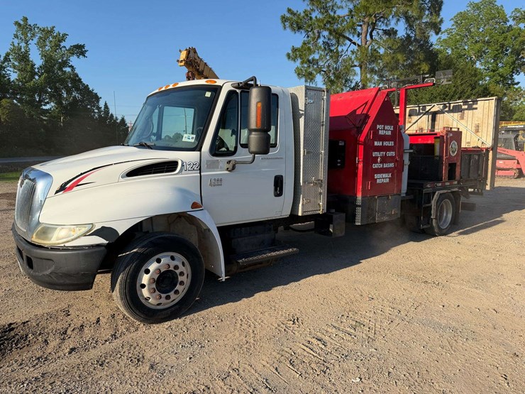 2006-international-durastar-4300-image-6