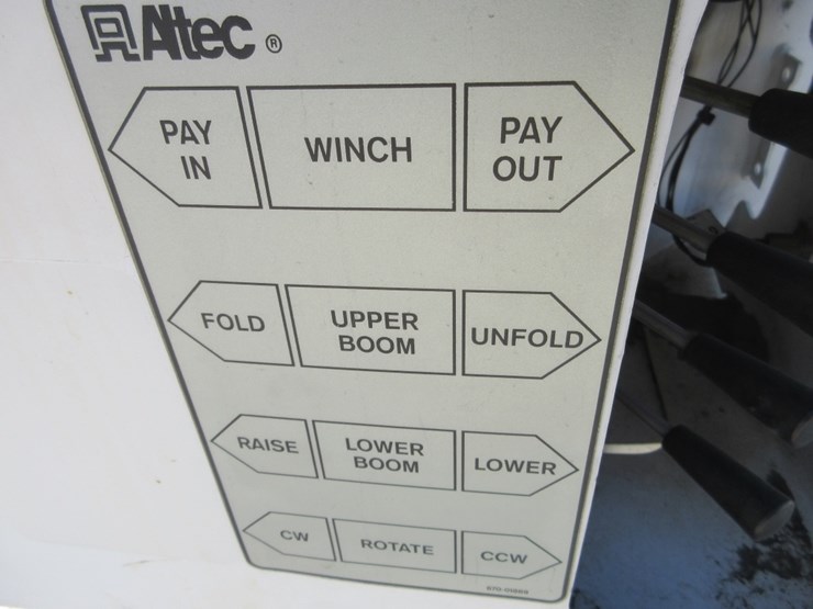 2016-freightliner-114sd-image-35