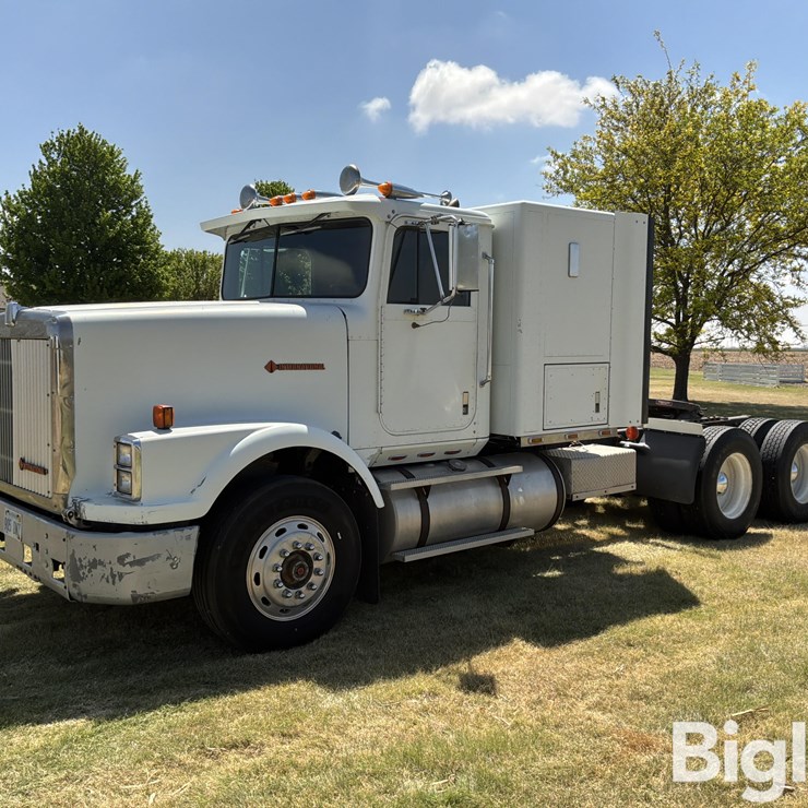 1989 INTERNATIONAL 9300