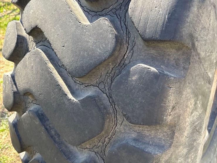 michelin-23.5-r25-spare-tire-image-6