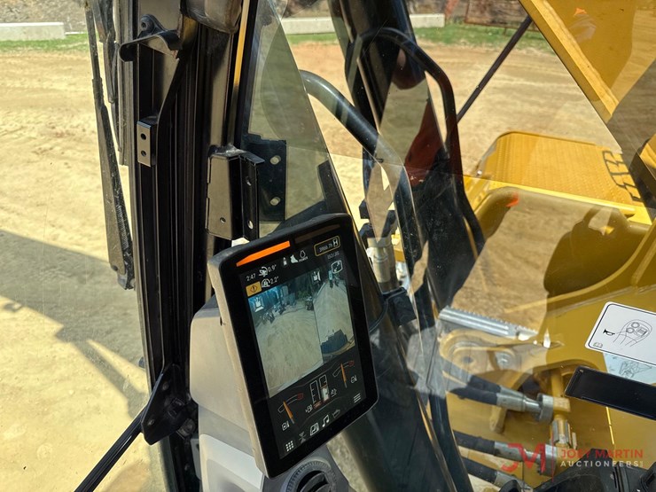 2022-caterpillar-336-image-27