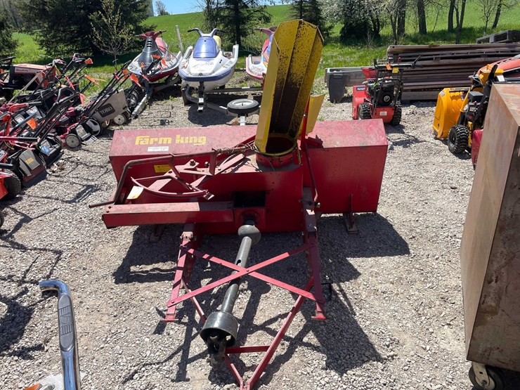 #7411-•-farm-king-snow-blower-image-1