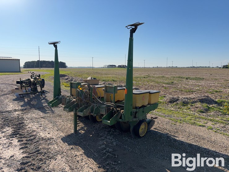 john-deere-7100-image-1
