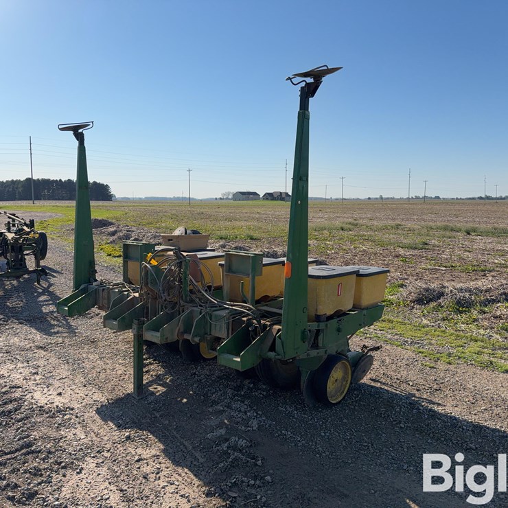 JOHN DEERE 7100