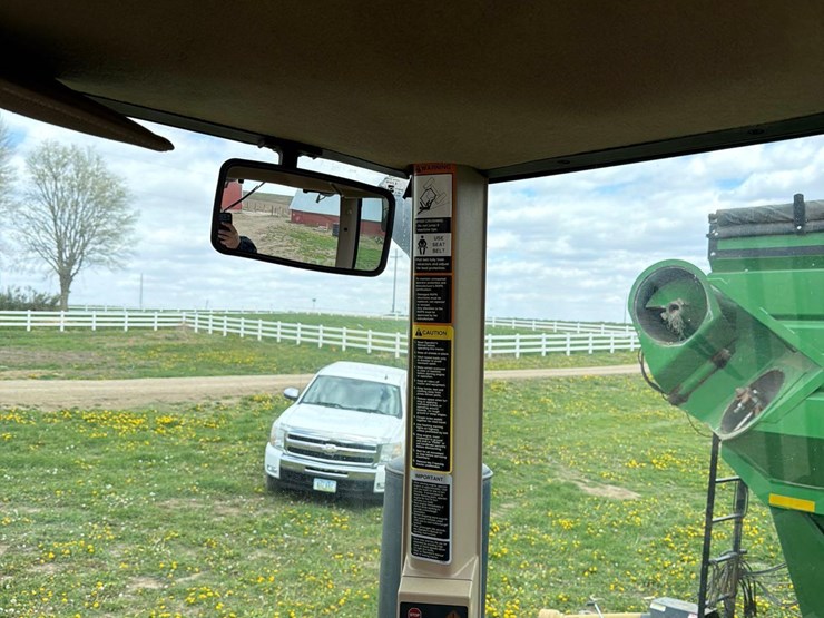 john-deere-8320-image-46