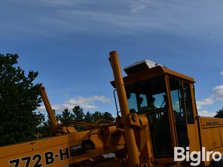 1989-deere-772bh-image-13