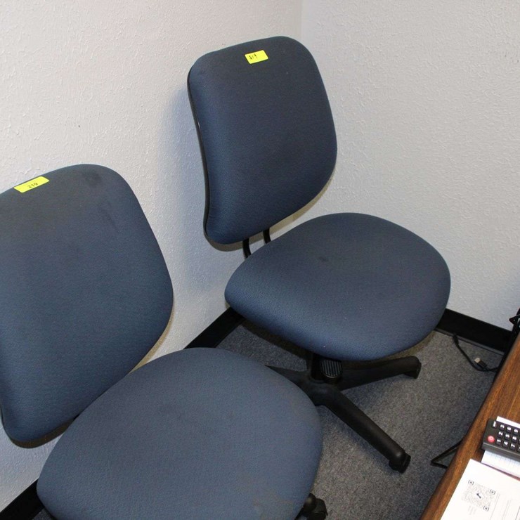 BLUE FABRIC OFFICE CHAIRS WITH CASTERS