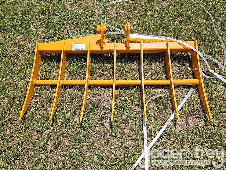 2026-caterpillar-303-image-2