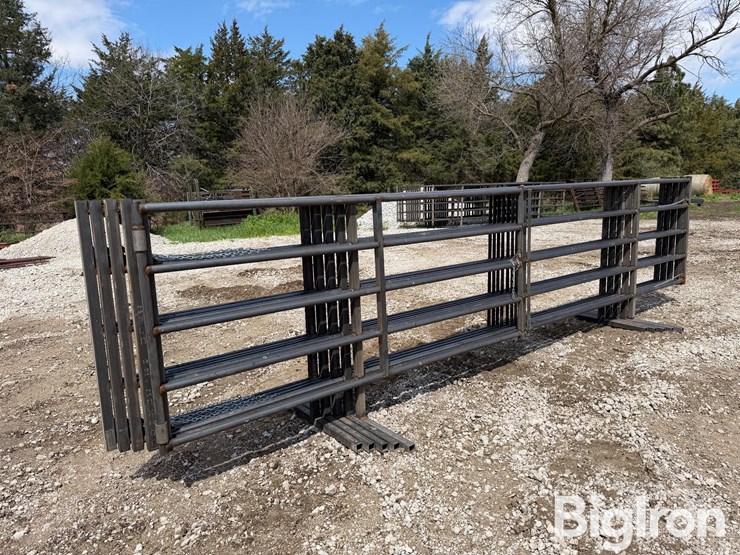 20'-freestanding-livestock-panels-image-3