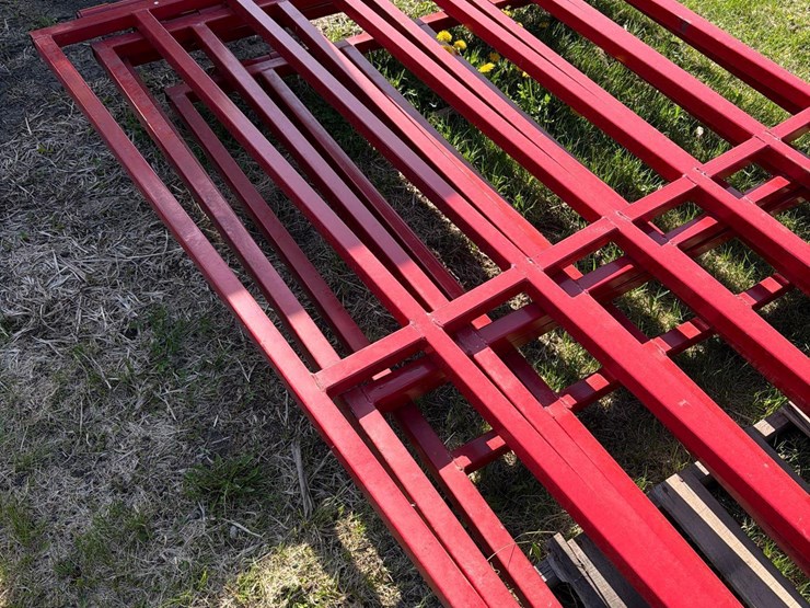 5-12ft-7-bar-livestock-gates-image-5