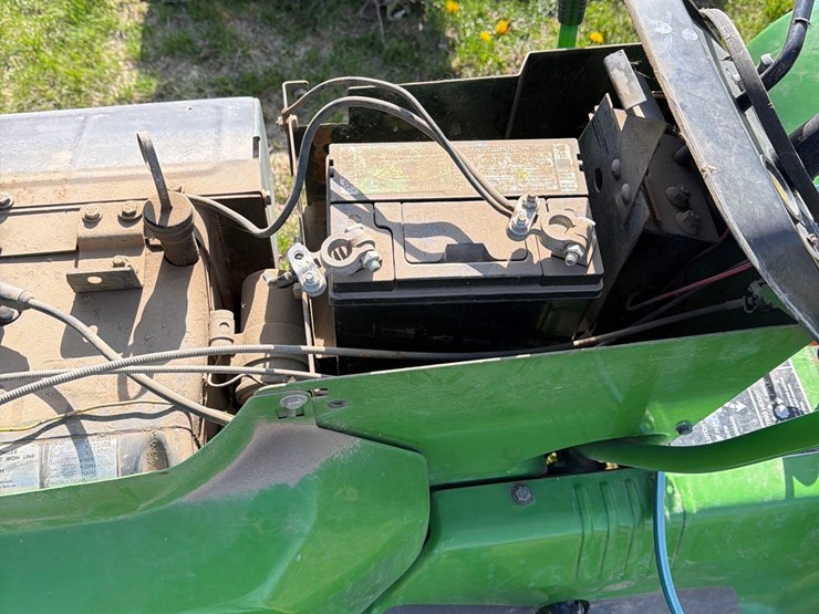 john-deere-212-image-5