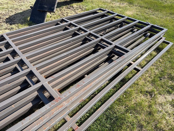 5-9ft-9”-long-livestock-gates-image-5