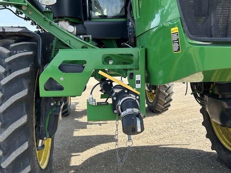 2020-john-deere-r4045-image-12