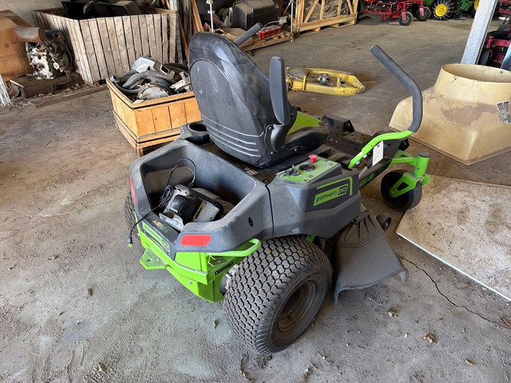 greenworks-pro-crz-428-zero-turn-lawnmower-image-2