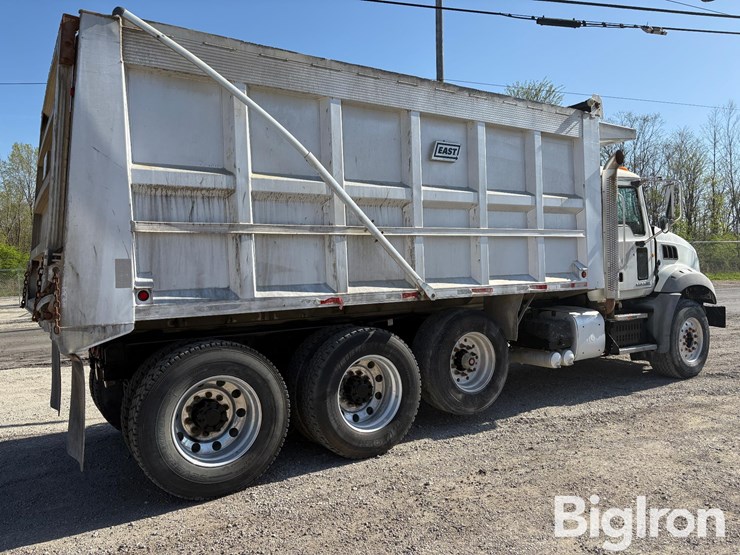 2011-mack-gu800-tri/a-dump-truck-image-5