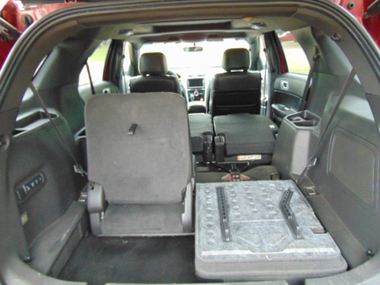 2015-ford-explorer-image-9