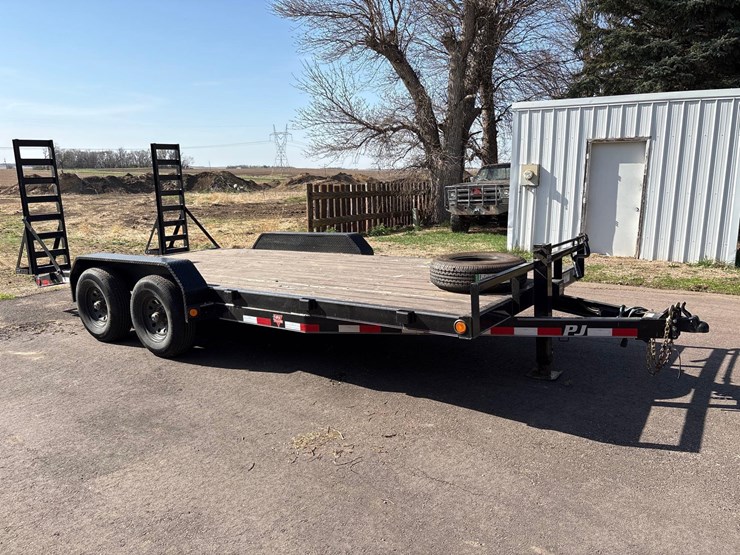 2019-pj-7ft-x-18ft-beaver-tail-bumper-hitch-trailer--1-owner-image-1