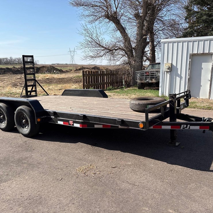 2019 PJ 7ft x 18ft Beaver Tail Bumper Hitch Trailer--1 Owner
