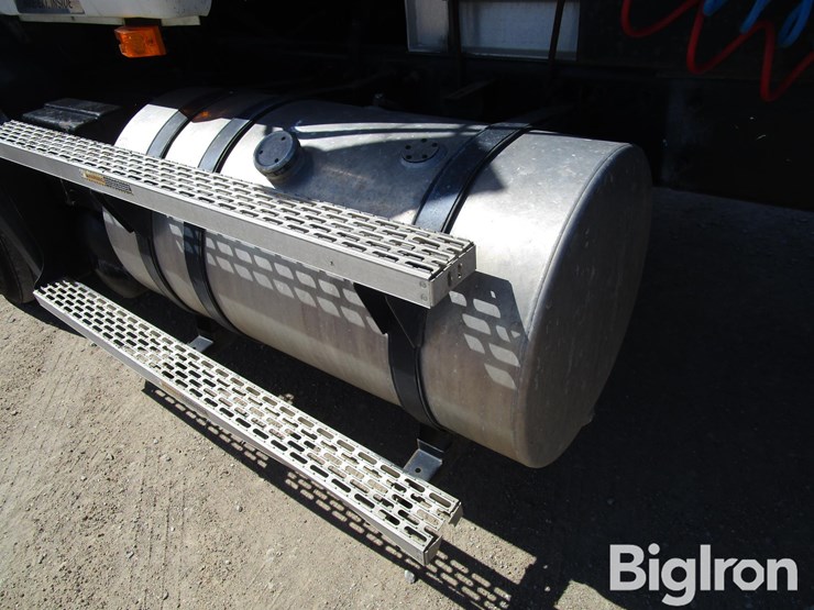 2003-mack-ch613-image-11