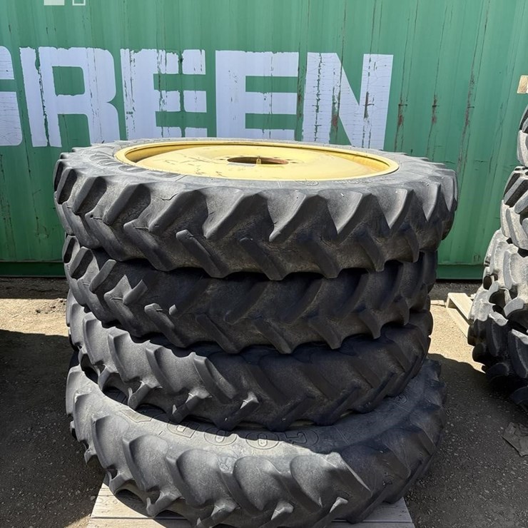 2-GOODYEAR 320/90R50 FLOATERS